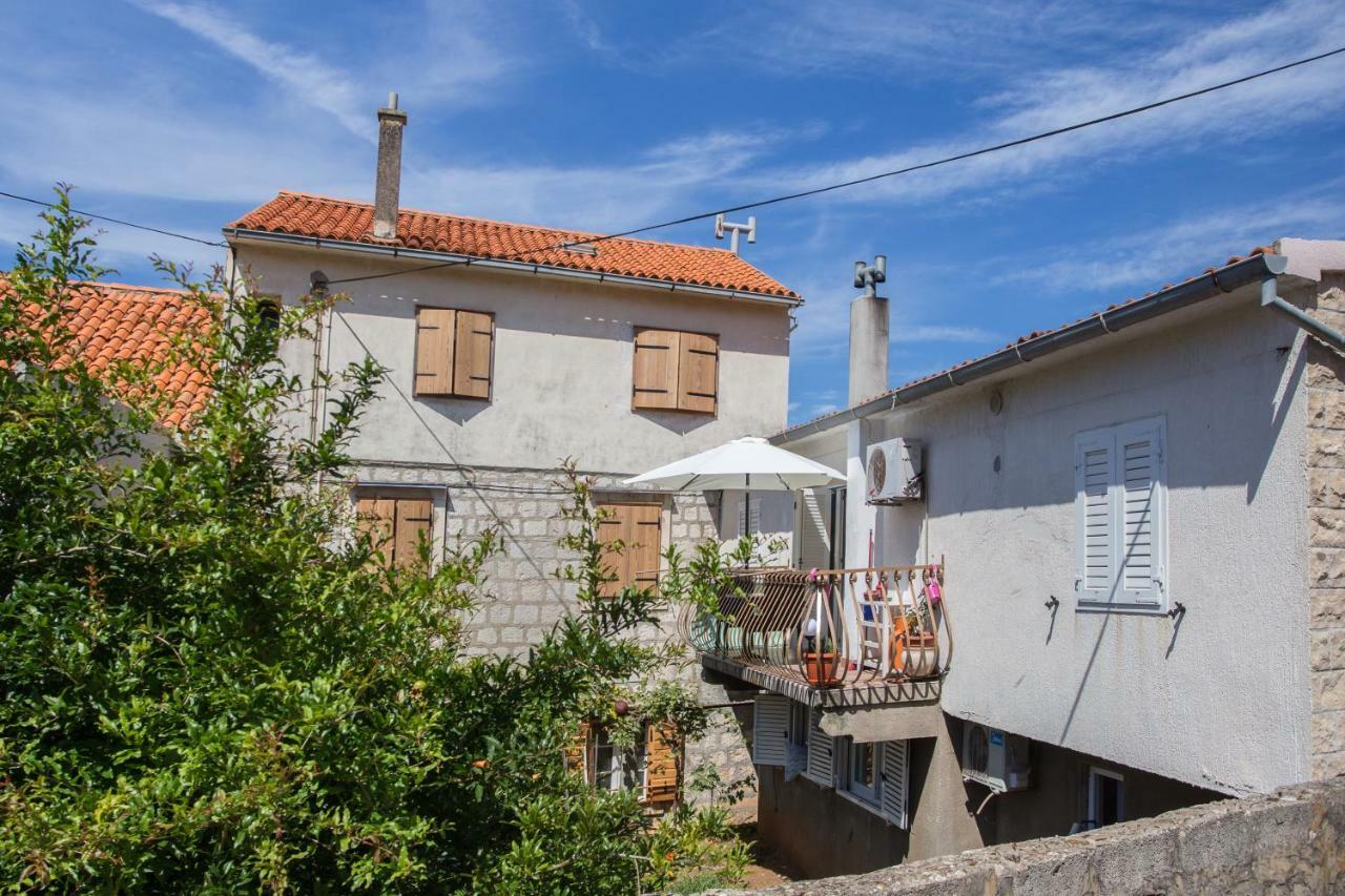 Apartmán Delmar Komiža Exteriér fotografie